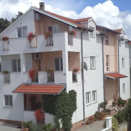 Batur Gostinjska kuća