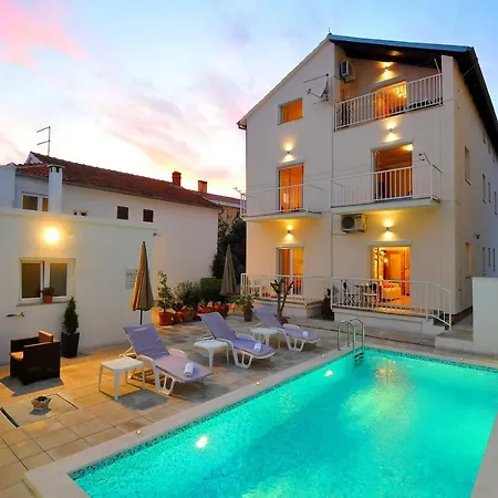 Casa de hóspedes Batur 3*